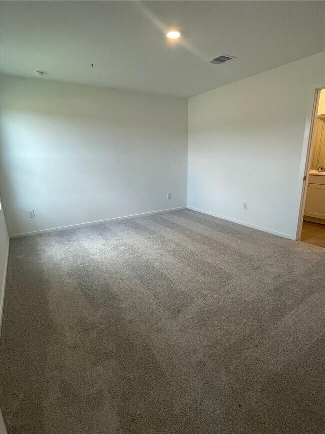 Building Photo - 5631 Shelford Birch Dr