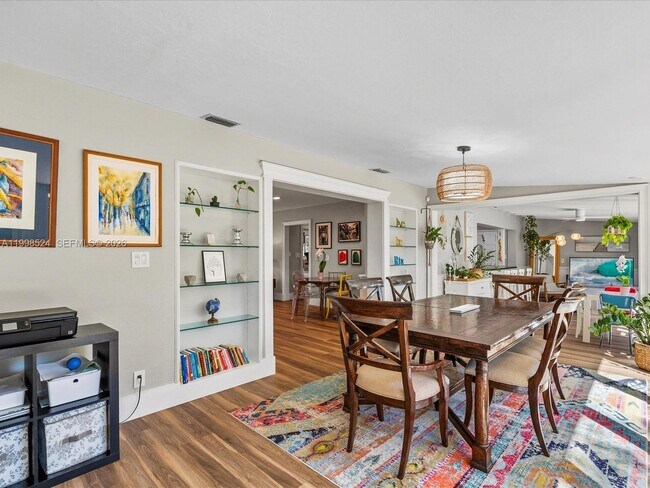 Building Photo - 2648 NE 26th Ave