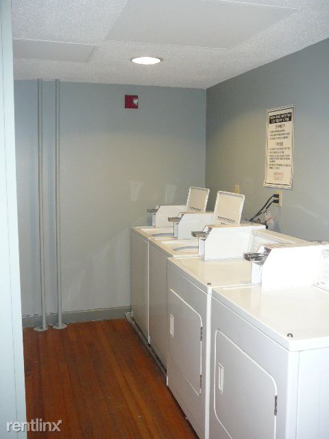 Building Photo - 108 E Grace St