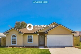 Building Photo - 3 Bedroom Pet-Friendly Home in ORANGE PARK...