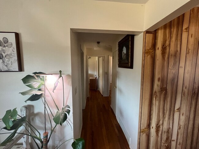 Building Photo - 265 View St