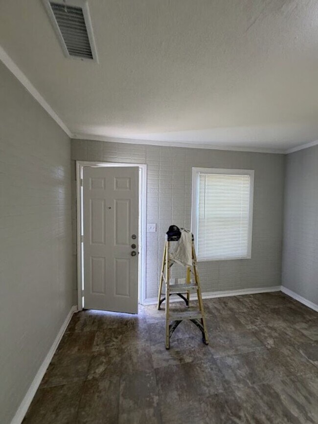 Building Photo - 5408 Como Dr