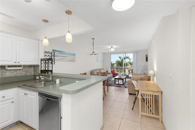 Building Photo - 1391 S Ocean Blvd