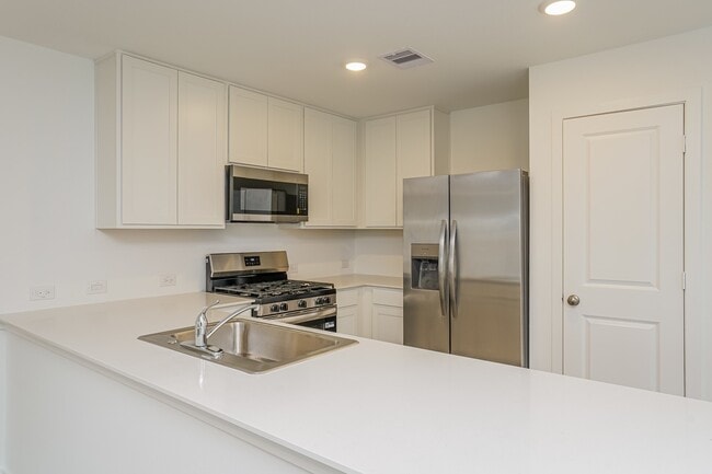 Building Photo - 319 Bush Mdw Ln