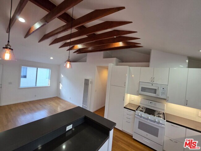 Building Photo - 1029 Pleasant View Ave