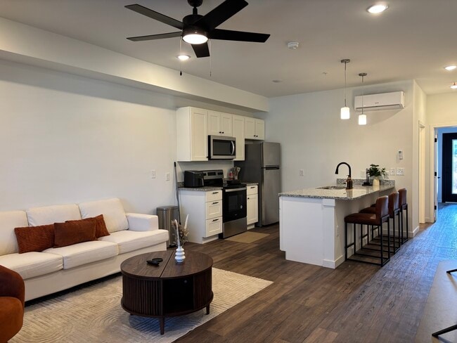 Building Photo - Phoenix Cinder