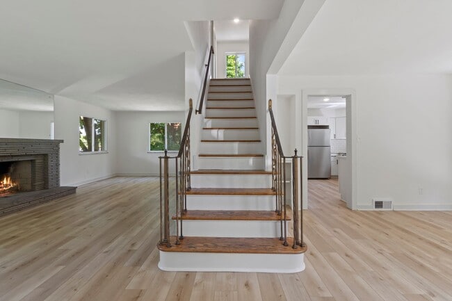 Building Photo - READY FOR MOVE IN! Don't miss this STUNNING, FULLY RENOVATED 3 bedroom in McKeesport!