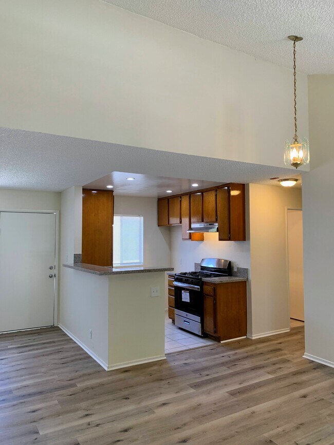 Building Photo - 1101 E South St