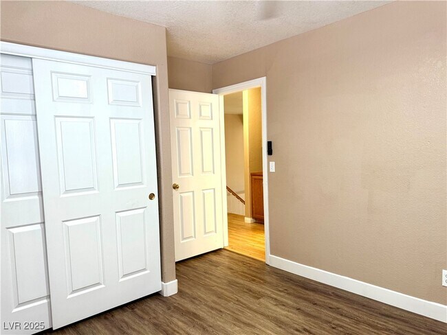 Building Photo - 7640 Botany Bay Dr