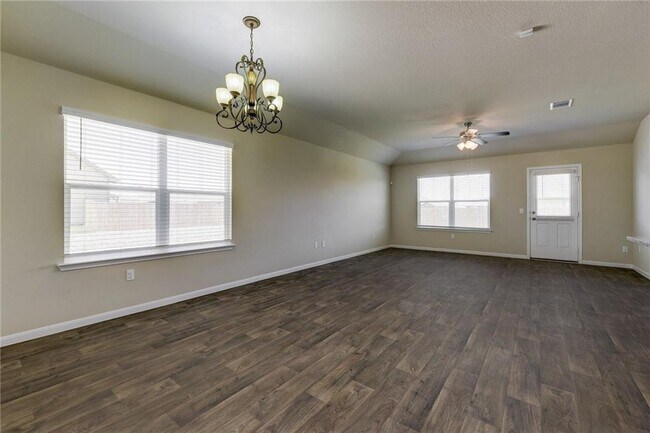 Building Photo - 401 Cassandra Dr