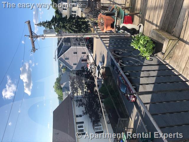 Building Photo - 19 Strathmore Rd