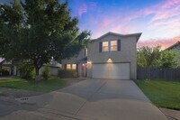 Building Photo - 617 Riverway Ln