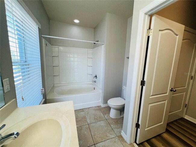 Building Photo - 6562 S Goldenrod Rd