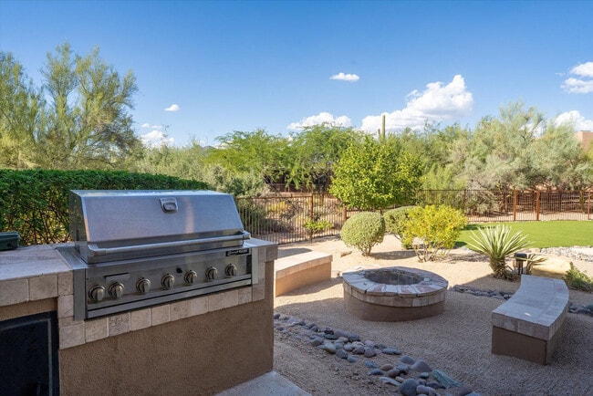 Building Photo - 6708 E Calle de Las Estrellas Rd