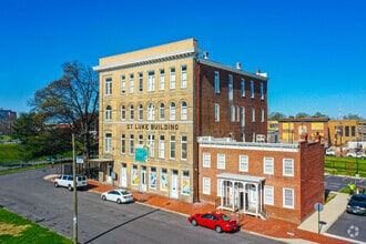 Building Photo - 900 St James St
