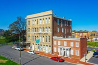 Building Photo - 900 St James St