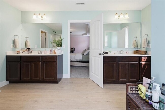 Building Photo - 90 Countryside Dr