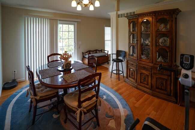 Building Photo - 276 Stone Glen Ct