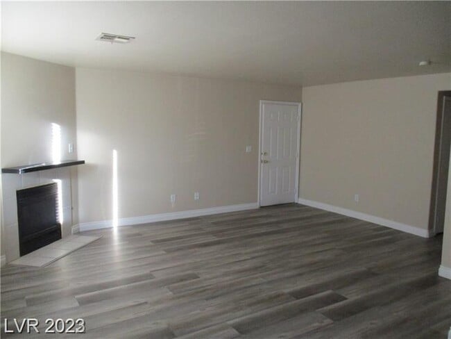 Building Photo - 350 S Durango Dr