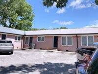 Building Photo - 416 Greggview St