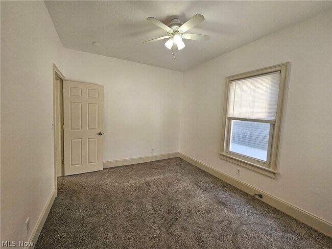 Building Photo - 3430 Beechwood Ave