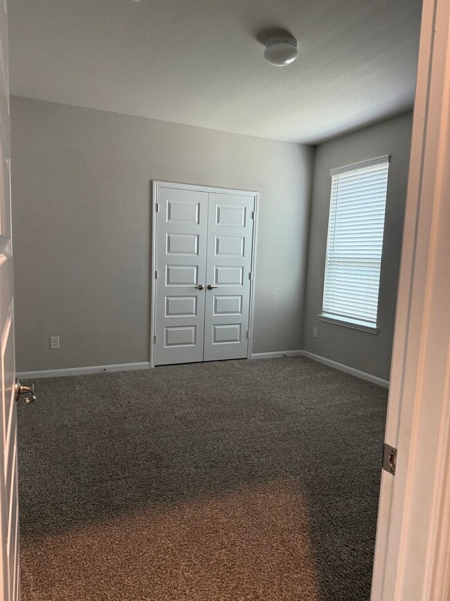 Building Photo - 8527 Golden Field Dr