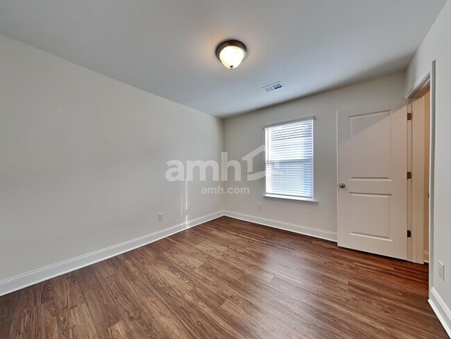 Building Photo - 308 Bering Ln