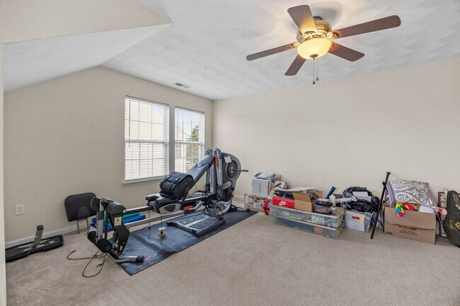 Building Photo - Spacious 5BR Home with Large Backyard in Quiet Chesapeake Neighborhood!