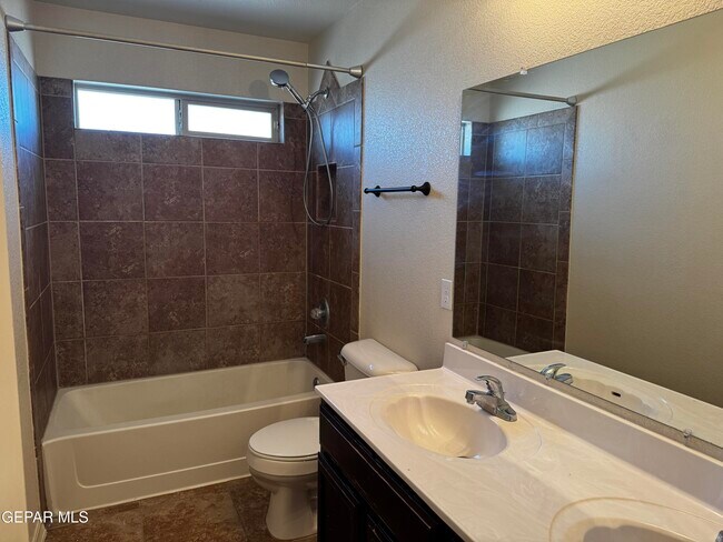 Building Photo - 12641 Paseo Rae Ave