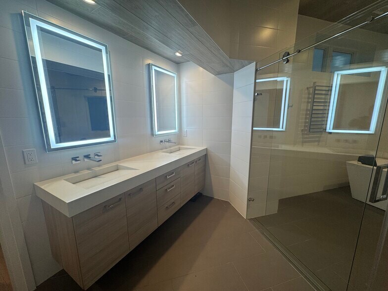 Building Photo - 230 S 3rd St