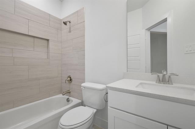 Building Photo - 8218 Vitex Ave