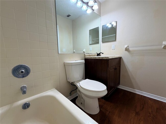 Building Photo - 3220 Oak Lawn Pl