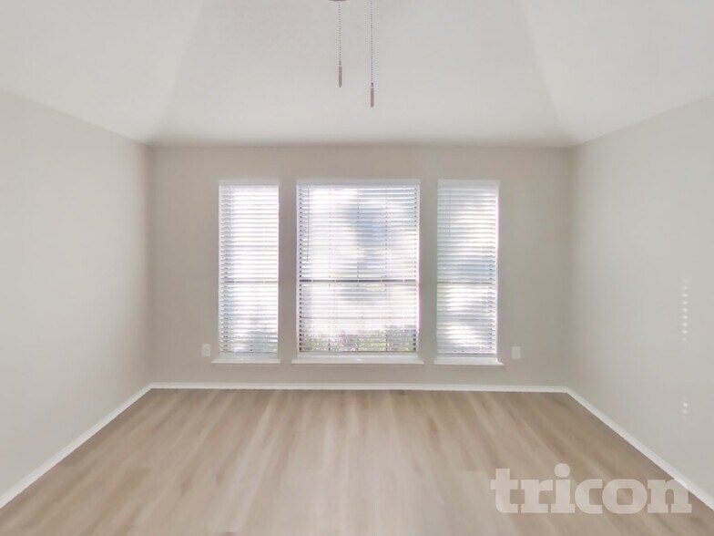 Building Photo - 1624 Bent Brook Dr