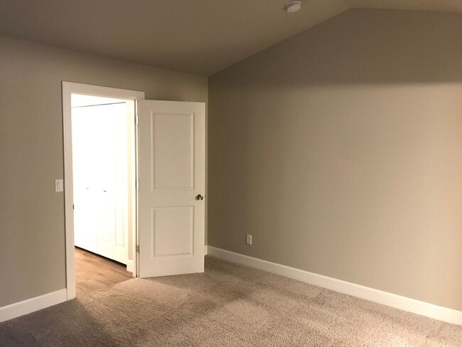 Building Photo - Newer Construction with High End Finishes