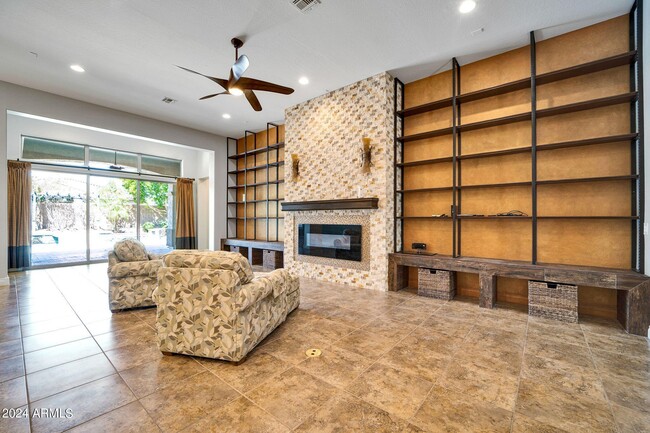 Building Photo - 9378 W Via Montoya Dr