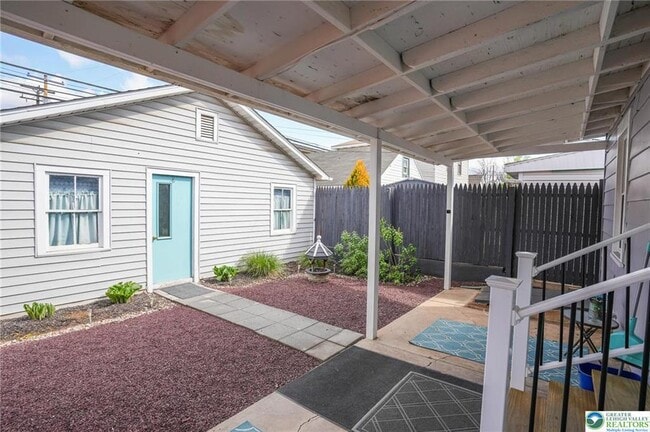 Building Photo - 637 Lehigh Ave