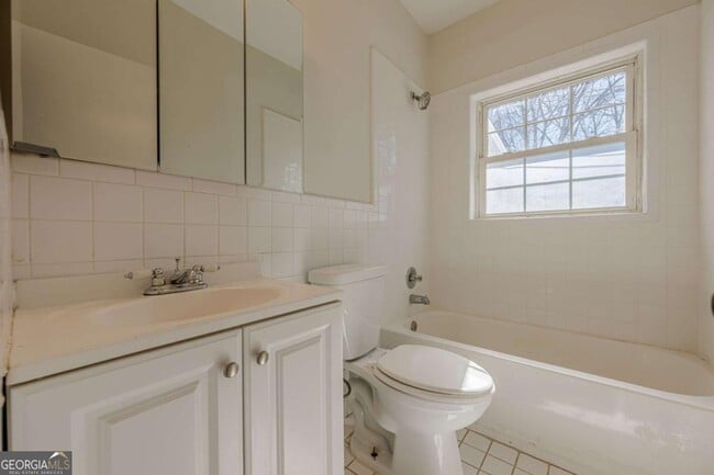 Building Photo - 1977 N Decatur Rd