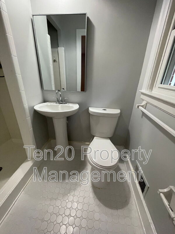 Building Photo - 4120 Canady St