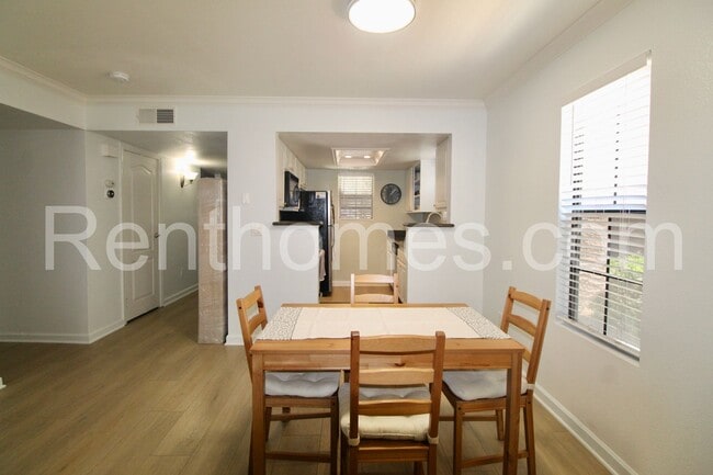 Building Photo - 12051 Alta Carmel Ct