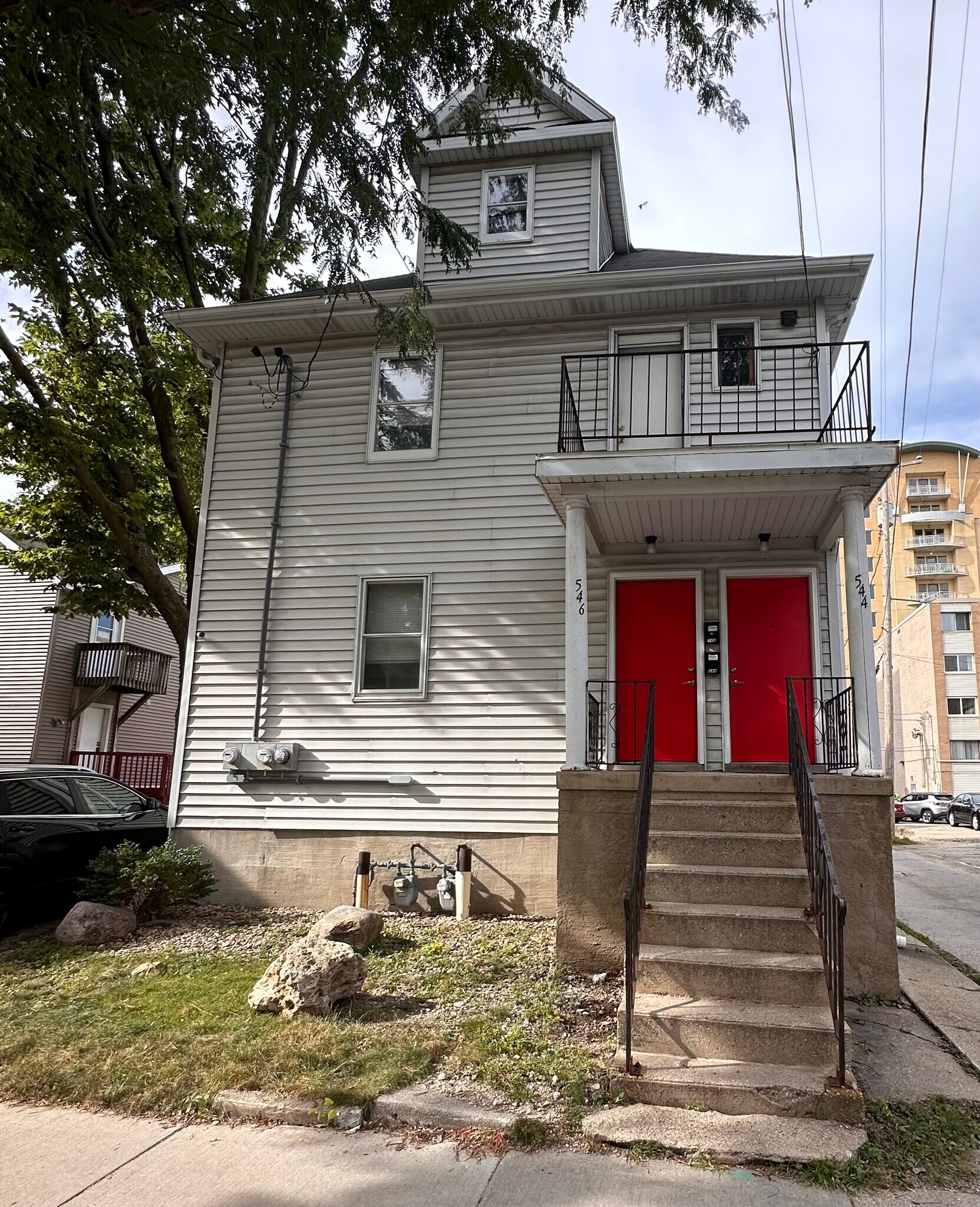 Building Photo - 544 W Dayton St
