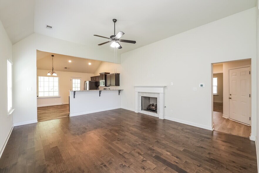 Building Photo - 1451 Switzer Dr