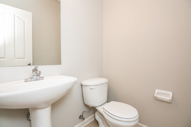 Building Photo - 4902 Longleaf Oak Cove