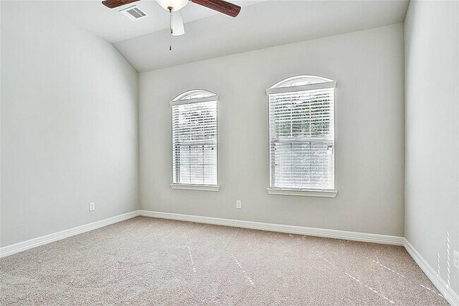 Building Photo - 313 Woodland Hills Dr