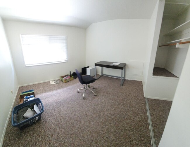 Building Photo - 6 bed 3 bath Spacious home near Cal Poly