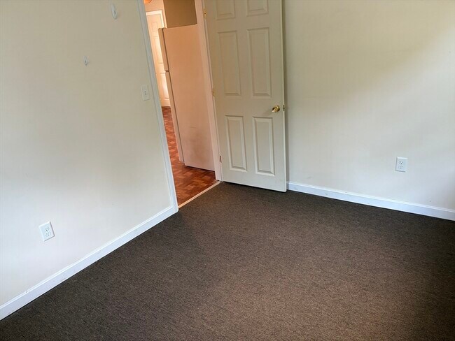 Building Photo - 15 Highland Ave