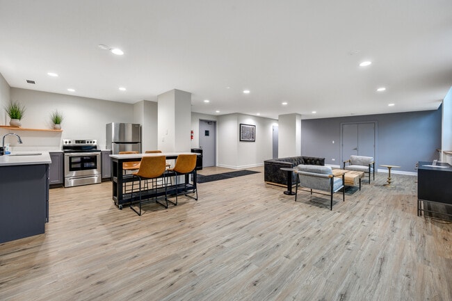 Building Photo - 1255 N Sandburg Terrace