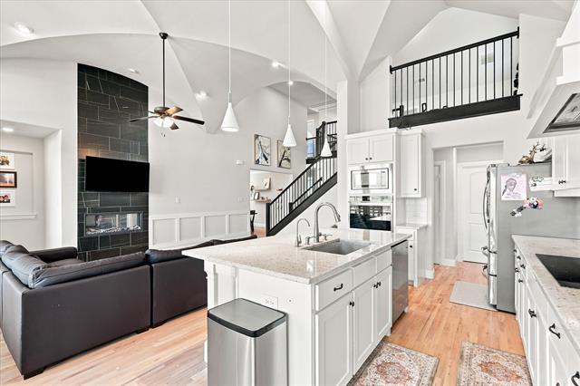 Building Photo - 1104 Stallion Ln
