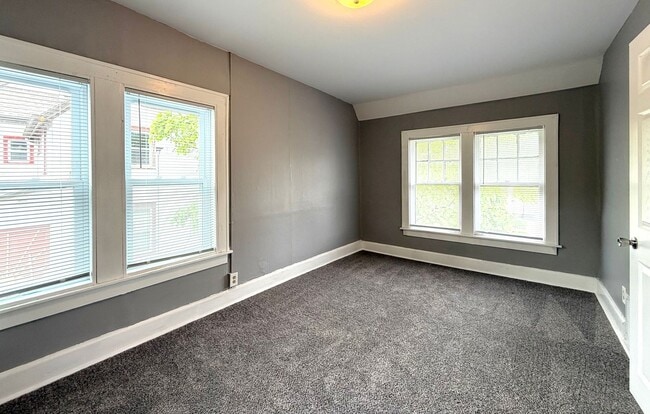 Building Photo - 4TH OF JULY SPECIAL – 1ST MONTH RENT FREE!