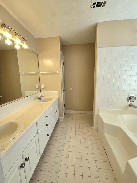 Building Photo - 5825 Portsmouth Dr