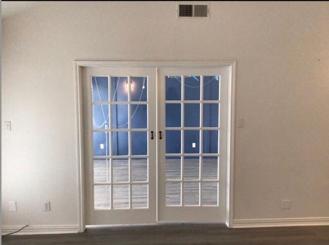 Building Photo - Townhome Close to Lake Conroe